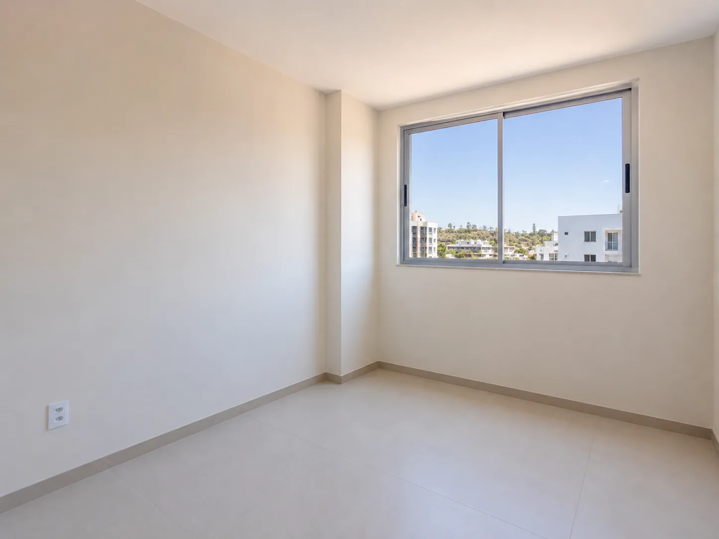 Segundo quarto vazio e renovado